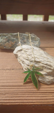 Cannabis Leaf Pendant Necklace - Everyday Mari J